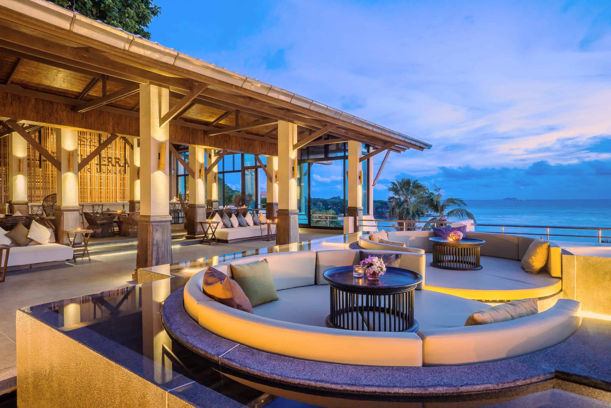 07_Royal Cliff Beach Terrace-Sunset Terrace Lobby&Bar
