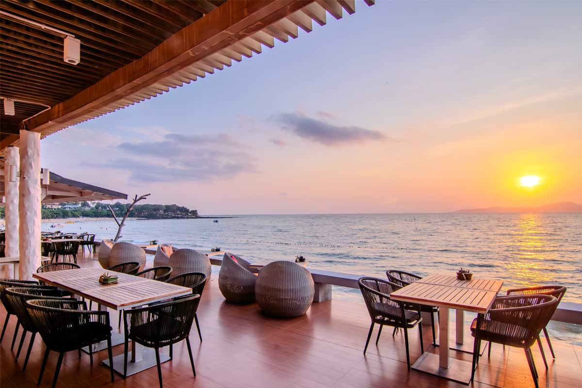restaurant in pattaya with ocean view