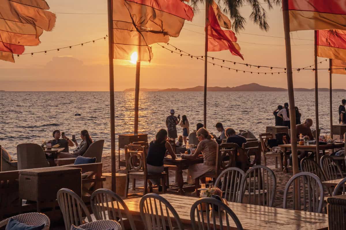 beachfront set-up of seaside restaurant in pattaya
