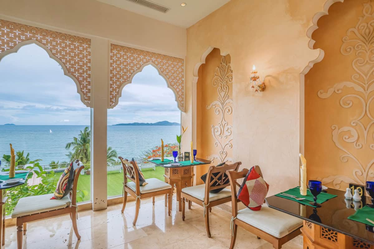 stunning sea views for pattaya dating at maharani