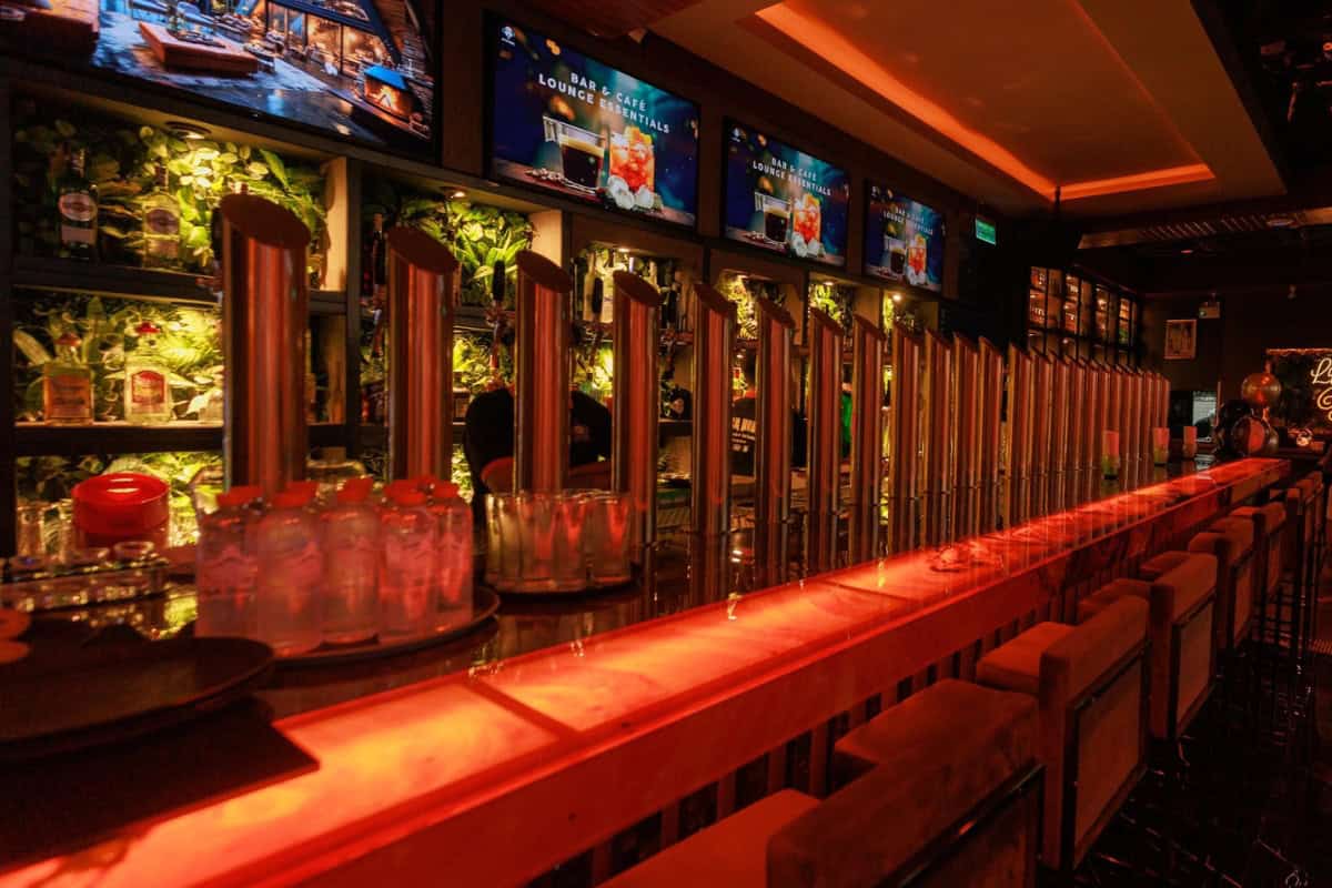 beer beach bar in pattaya