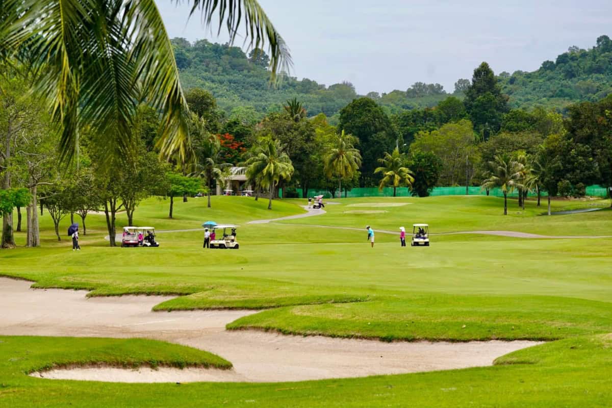 burapha golf course in pattaya